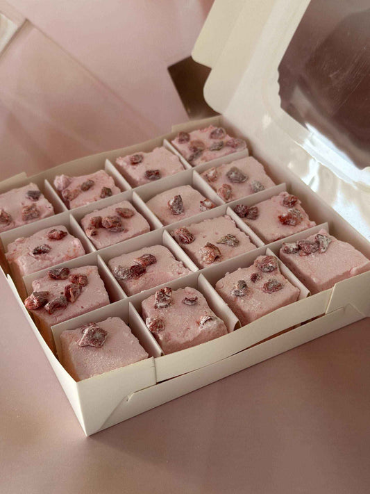 Gourmet Marshmallows Strawberry & Champagne Gift Edition 200 gram handmade gluten free personalised gift - Fairy Candy UK - Handmade Marshmallows, Boiled Sweets & Fruit Leather