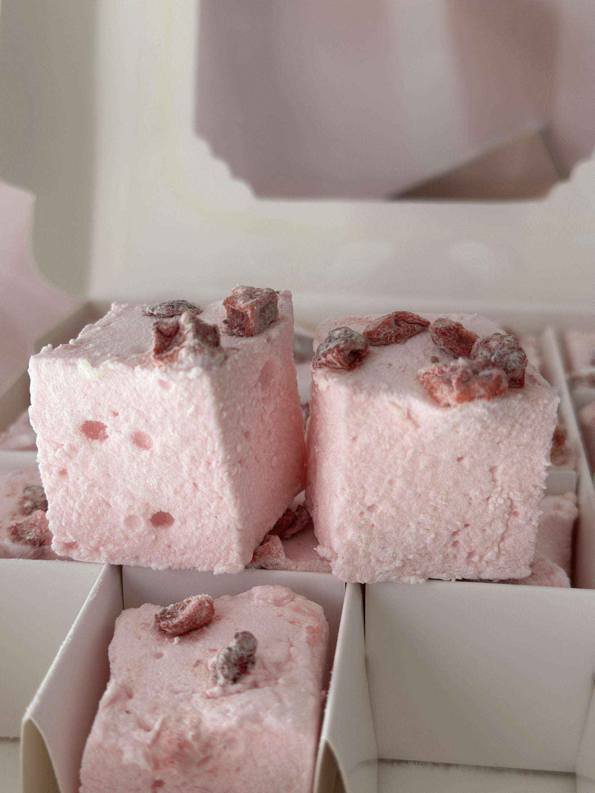 Gourmet Marshmallows Strawberry & Champagne Gift Edition 200 gram handmade gluten free personalised gift - Fairy Candy UK - Handmade Marshmallows, Boiled Sweets & Fruit Leather